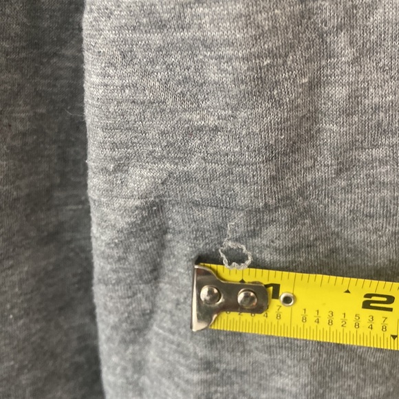 Vineyard Vines pullover - Picture 3 of 3